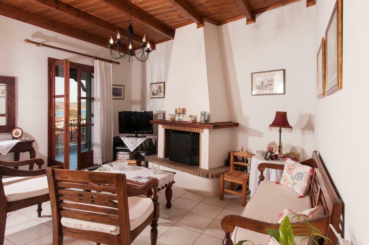 Apartamento The House Of "Angelina", Magnificent View Of The Sea Methoni  Exterior foto