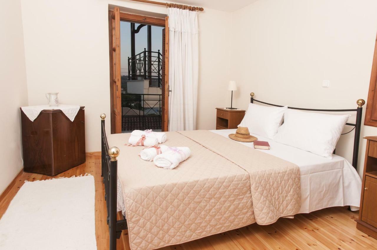 Apartamento The House Of "Angelina", Magnificent View Of The Sea Methoni  Exterior foto